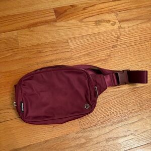 Lululemon 2L everywhere belt bag